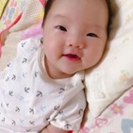 Mắt híp
